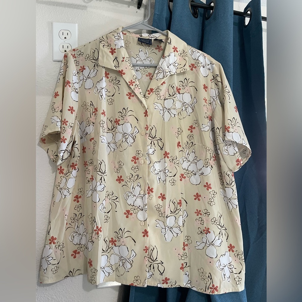 Laura Scott women’s beige floral blouse, Size 18W with buttons | summer | Boho